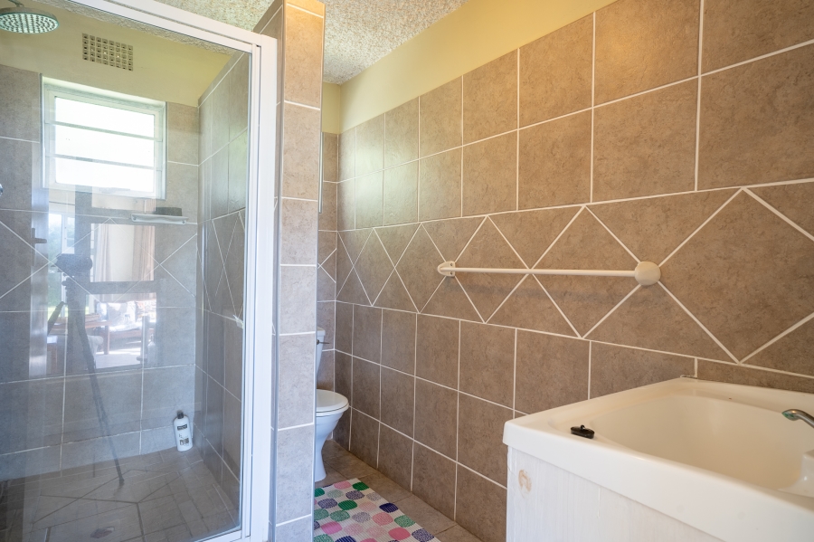 5 Bedroom Property for Sale in Kidds Beach Eastern Cape